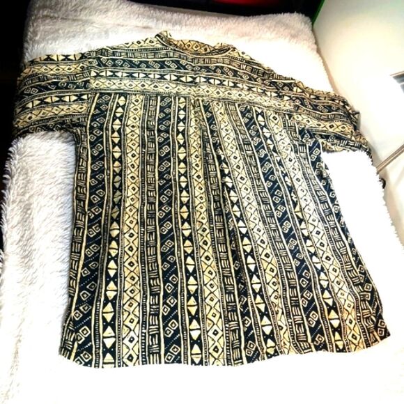 Vintage 90s TRIBES FROM LAND OF THE BRAVE Black Tan Geometric Men's L Shirt..... - Picture 9 of 9